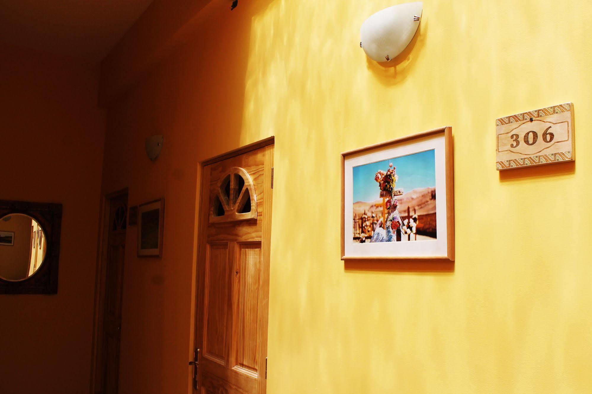 Ayelen Express Hotel Calama Bagian luar foto